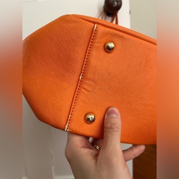 Sorial New York Orange Shoulder Tote Bag - Picture 5 of 12